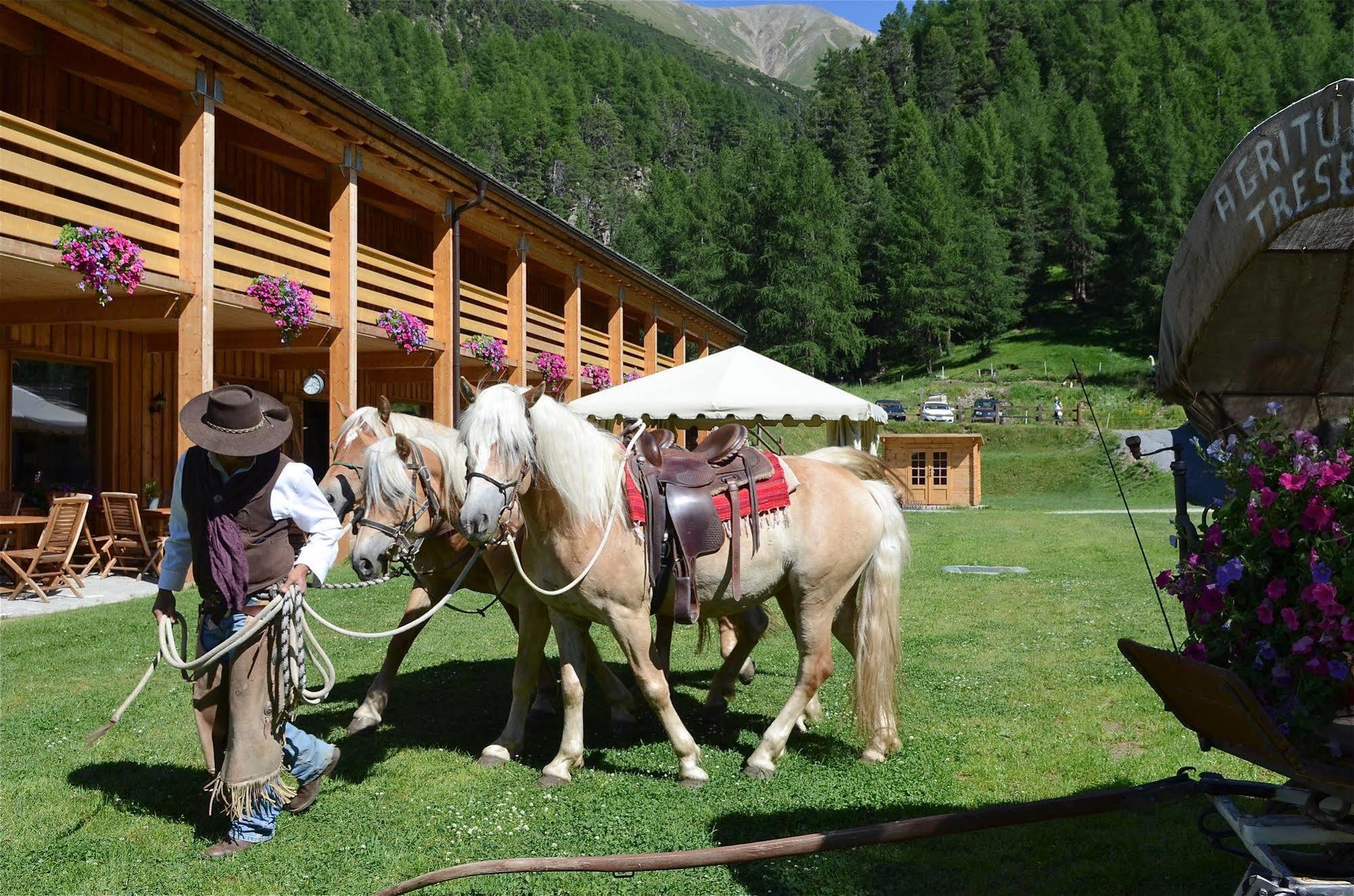 La Tresenda Hotel And Mountain Farm Livigno Exterior foto